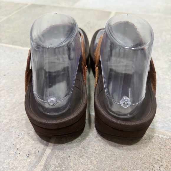 FitFlop Flora Leather Thong Sandals Women’s 7 Brown - Picture 3 of 9